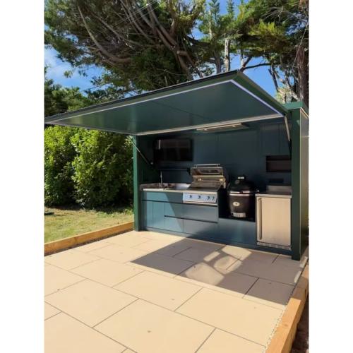 Custom Outdoor Kitchen Cabin for Garden & Backyard